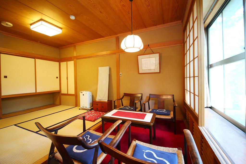 Hôtel Yudanaka Yumoto à Yamanouchi  Extérieur photo