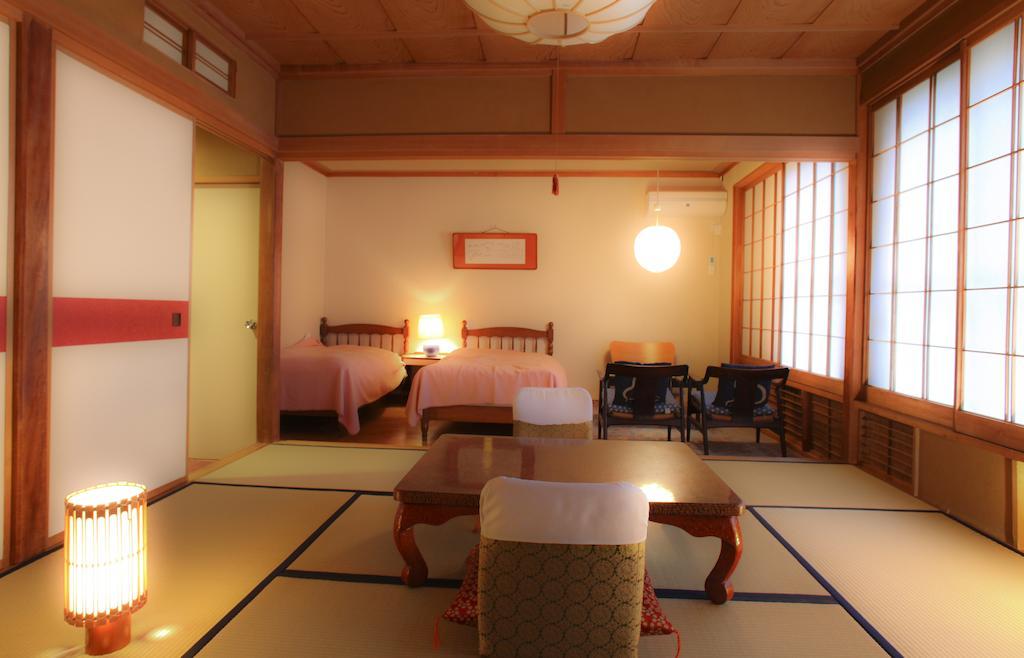 Hôtel Yudanaka Yumoto à Yamanouchi  Extérieur photo