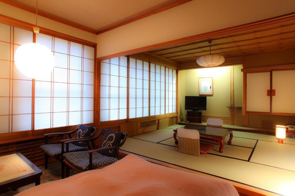 Hôtel Yudanaka Yumoto à Yamanouchi  Extérieur photo